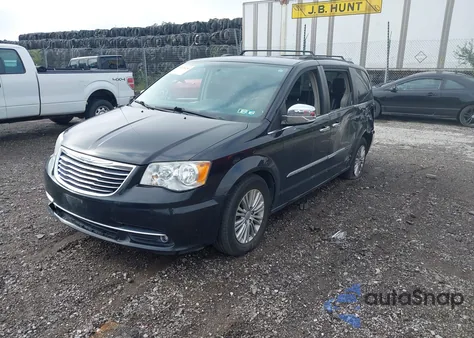 2015 Chrysler Town & Country Touring-L z USA, uszkodzony, nr VIN 2C4RC1CG0FR577736